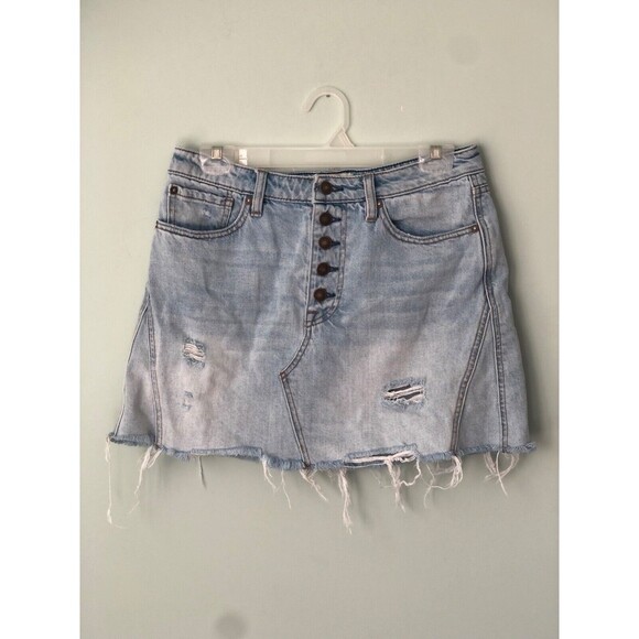 We the Free | Light Wash Distressed Button-Up Denim Mini Skirt Size 29 - Picture 1 of 4